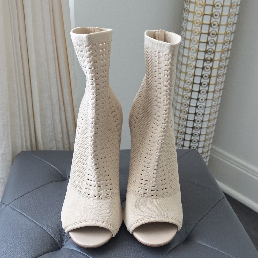 Steve Madden Beige Peep-Toe Heels